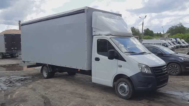 Некст с двигателем GAZ21A G21. Уже сломался.