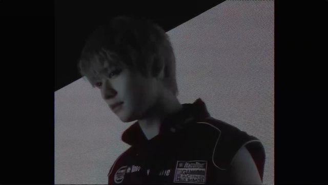 Stray Kids "The Tortoise and the Hare" M/V смотреть онлайн