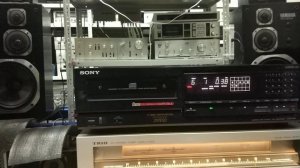 усилитель в подарок и презентация TRIO KA-8300 KT-8300 LS-800 SONY CDP-337esD с наступающим НГ всех