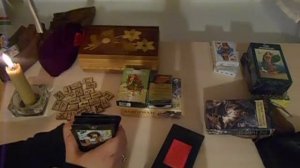 Мои колоды Таро, оракулы, руны. Любимые и неочень.