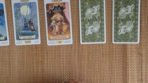 Стоит ли менять работу. Гадание онлайн.