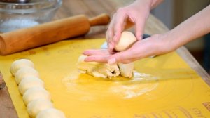 Плюшки с ореховой начинкой
