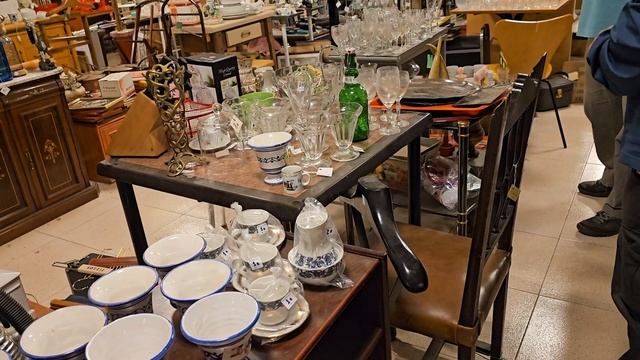 Вернулся красавчик домой. Еду искать клетку. Так разочаровали меня нет надежды уже найти. смотреть онлайн