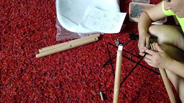 Распаковка стулья Eames. Сборка. смотреть онлайн
