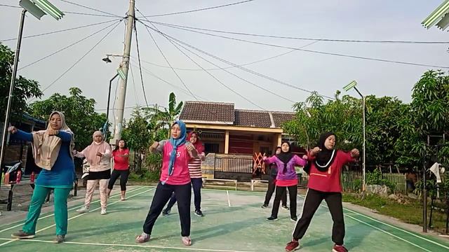 AEROBIC MEDIUM||GG.PUTRI PERUM RESIDEN||music Nagin medium смотреть онлайн