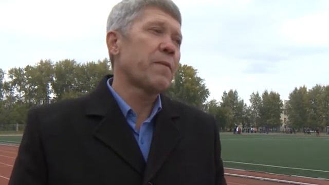 Соревнования среди каменских школ по легкой атлетике.
