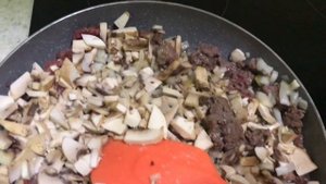 843.Пирожки с картофельно-мясной-грибной начинкой.