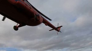 Вертолет забирает нас на оз Эльгыгытгын для съемок с воздуха  Чукотка