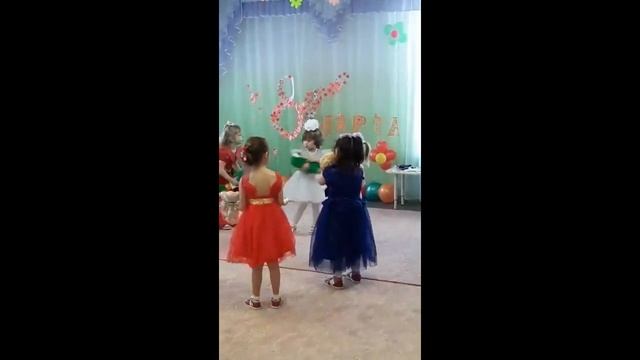 Праздник "8 марта" в средней группе "Звездочки" смотреть онлайн