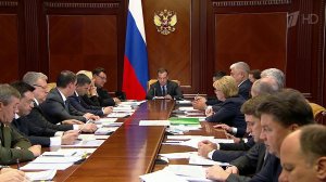 Дмитрий Медведев заявил, что поручения президента по нацпроектам выполняются недостаточно быстро
