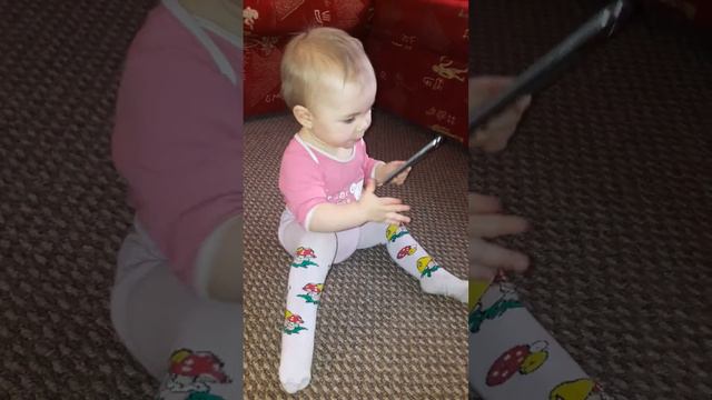 10 мес ровно - на 2 мин видео Буся встала😊 смотреть онлайн