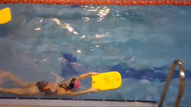 Открытый урок в бассейне / лягушата / учимся плавать / смотреть онлайн