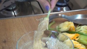 Цветки кабачков в кляре - вкусная экзотика
