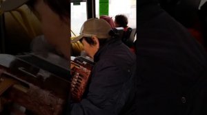 Пьяный баянист  в автобусе : Город  Якутск