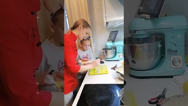 Печенье Мадлен с чаем матча