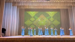 Уйгурский танец с пиалами