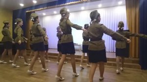 Танец "Небесные ласточки" на песню "Пора в путь дорогу".