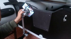 Установка держателя датчика эхолота на транец лодки