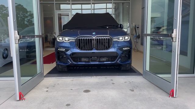 2022 BMW X7 in Phytonic Blue