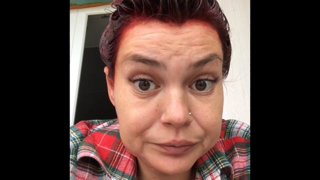 Красим волосы дома!Красоту ни чем не испортишь? смотреть онлайн