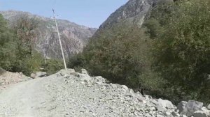 Манзараи Точикистон кухи. Точикистон дарёи Каратог