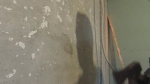 Адгезия цементного раствора на контактном слое на поверхности бетона