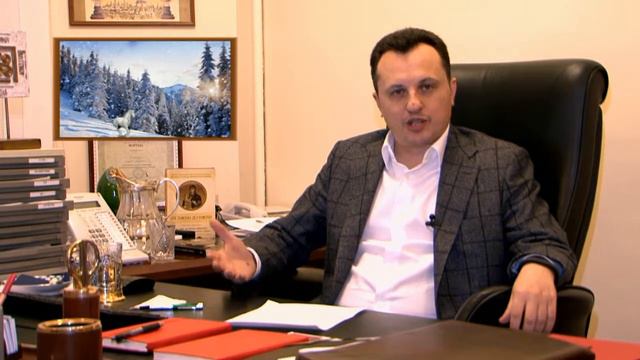 Поздравление сотрудников компании генеральным директором. Заняло два часа. 2013 г. смотреть онлайн