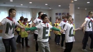 Танцевальный флешмоб, посвящённый Дню России,  в летнем лагере "Огонёк"