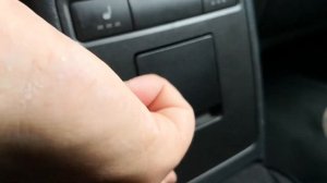 Skoda Octavia A7 - замена крышки розетки 220V