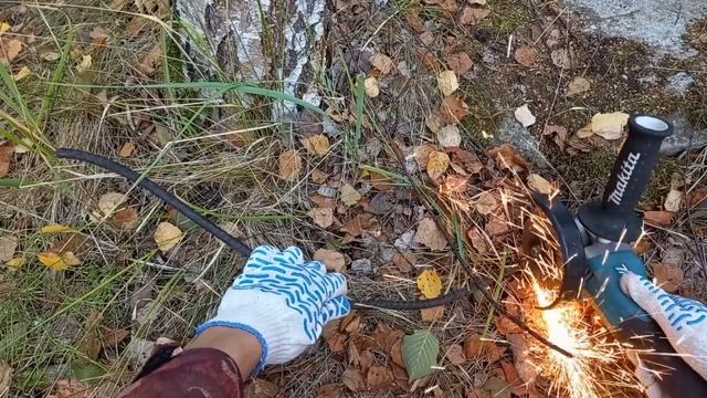 Аккумуляторная болгарка в деле | Пилю металл в лесу | Стальная арматура | Поиск металлолома 2023