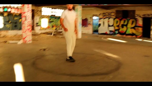 Dance Video Moshpit смотреть онлайн