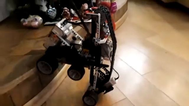 Робот проходящий лестницу смотреть онлайн