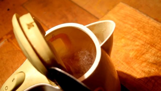 КАК СВАРИТЬ МАКАРОНЫ С СОСИСКОЙ смотреть онлайн