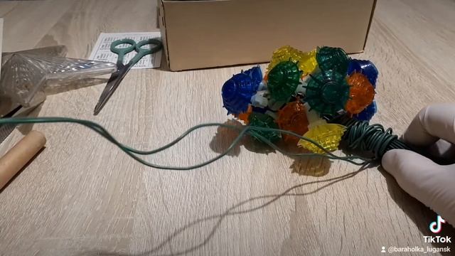 Гирлянда ссср барахолка распродажа луганск товар интересные люди вещи ссср техника советская старин смотреть онлайн