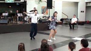 ДЕВУШКА ПРОСТО ОГОНЬ!!! СУПЕР ТАНЕЦ! `Вишня в саду!` ?♫ ПОЗИТИВ на 100%