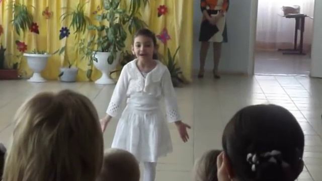 Стих "Ходит наша бабушка" смотреть онлайн