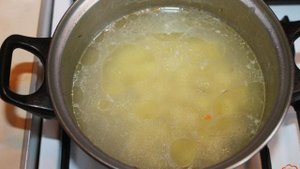 Суп с кабачком и свининой