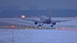 Рассветное Шереметьево и самолёты в свете тысяч электрических огней. Зима, 2023