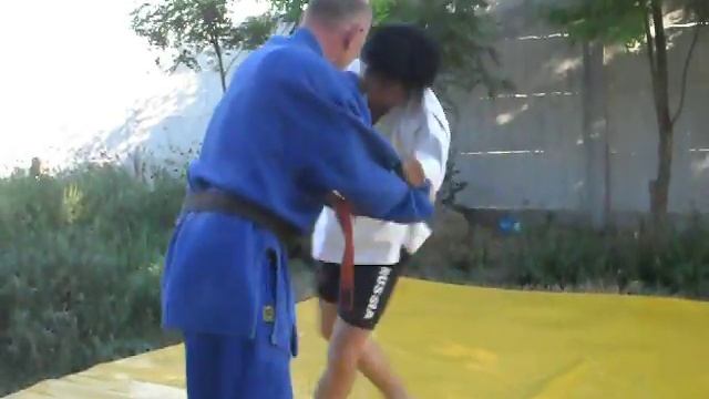 Вставки изнутри. Чесебиев Бислан. Летние сборы. Межводное, Крым. 22 июля 2011 год. смотреть онлайн