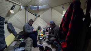 рыбалка с ночевкой зимой в палатке снегирь 4т лонг