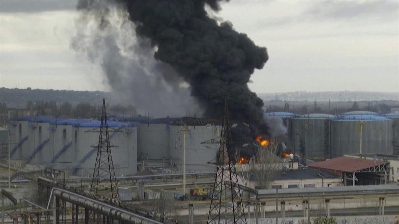 В Минобороны сообщили об уничтожении нефтеперерабатывающего завода в районе Одессы