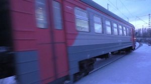 Отправление электропоезда Эр9-п-К-199