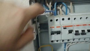 Встраиваемый электрощит в квартире