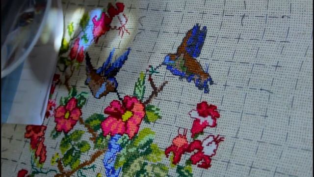 ВЫШИВАЮ ПОДУШКУ,ЗАКРЕПЛЕНИЕ НИТИ 3 часть.Ирина МИР.