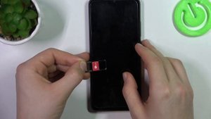 POCO C50 | Как вставить сим карту в POCO C50 - Как вставить карту памяти в POCO C50