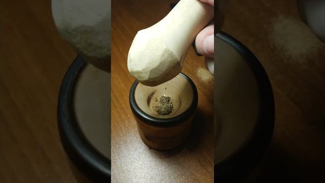 Ступка из груши пестик из березы выточил смотреть онлайн