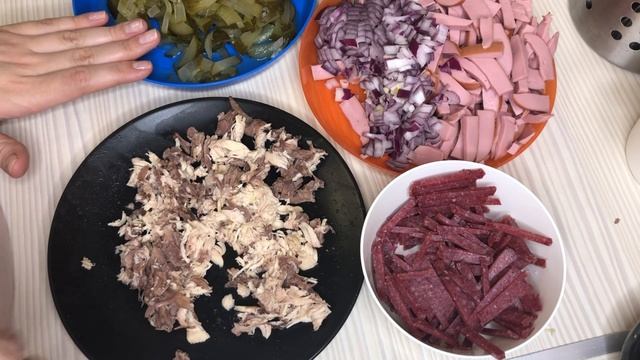 Залог ВКУСНЕЙШЕЙ СОЛЯНКИ - МНОГО разных мясных изделий.