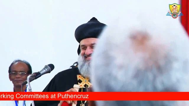 Patriarch Moran Mor Aphrem II hugs Catholicos Mor Baselios Thomas I смотреть онлайн