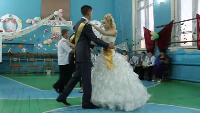 Вальс выпускников 11 класса Горяйновской школы смотреть онлайн
