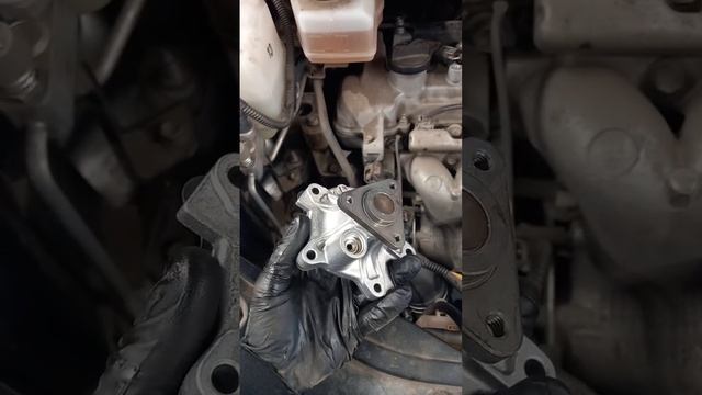 TOYOTA PRIUS 1NZ ENGINE  WATERS PUMP REPLACEMENT  2006 NHW20R HYBRID AUTO